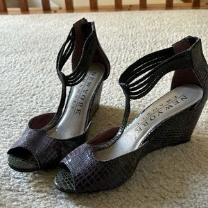 Cool purplish grey wedges